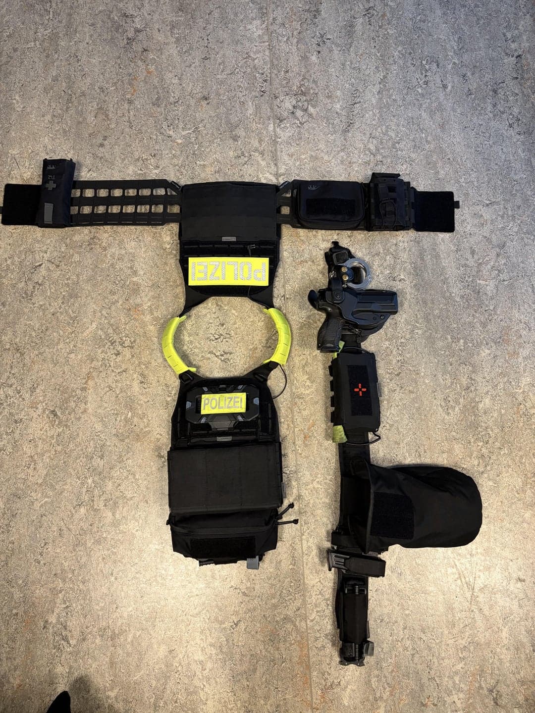 Roast my german LEO setup